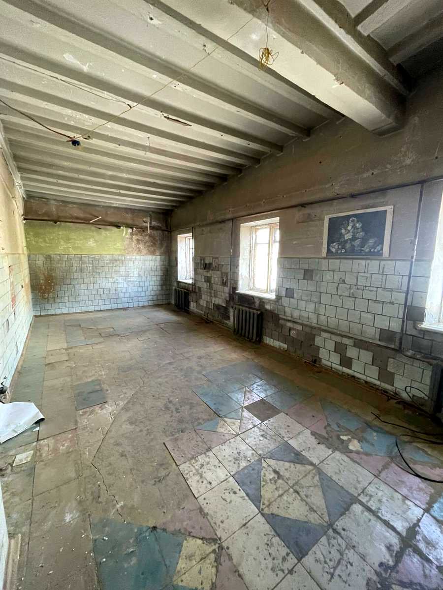 1835987468983532