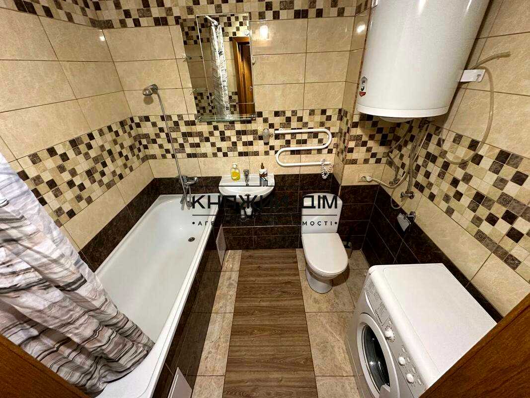 1831626241886059