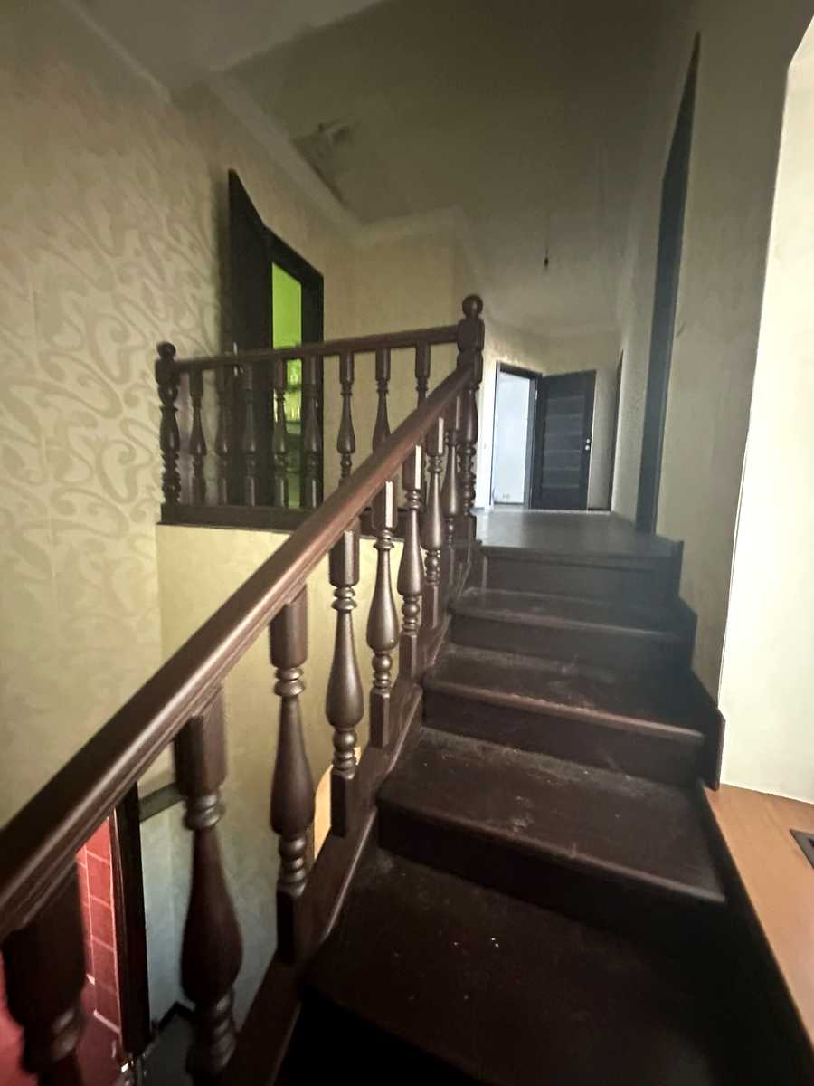 1836277772886858