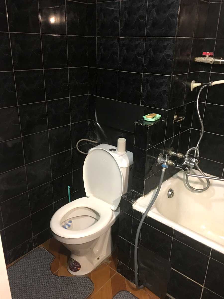 1722023996143008