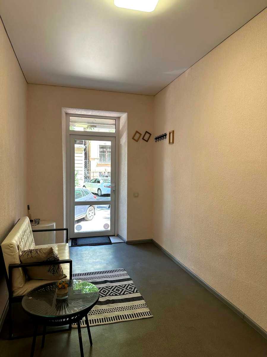 1836979175725279