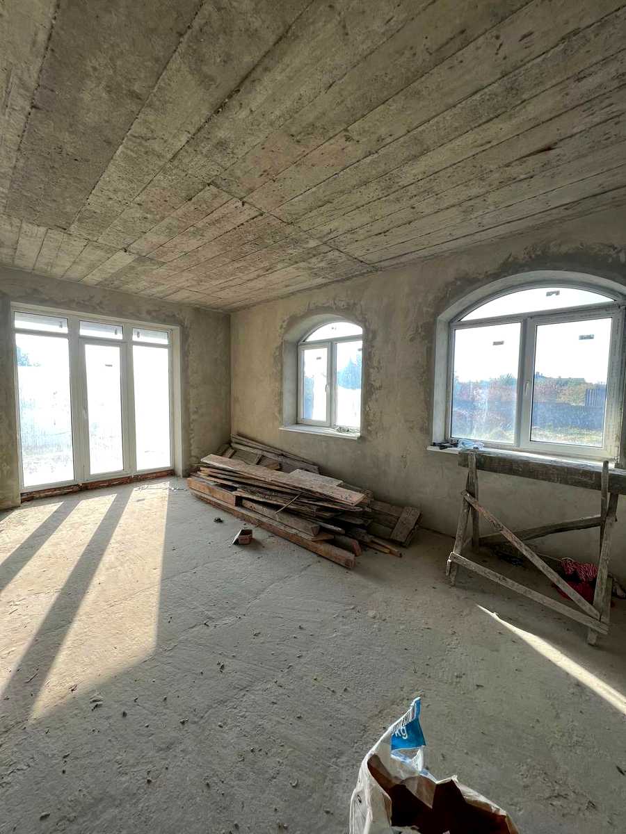 1832812560417957