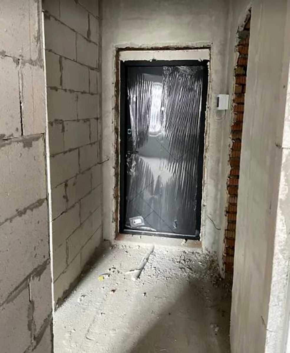 1829557456875679