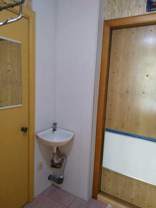 1825561804333568