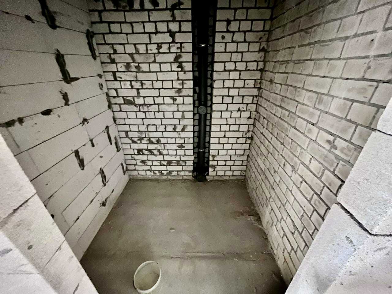 1832267358747448