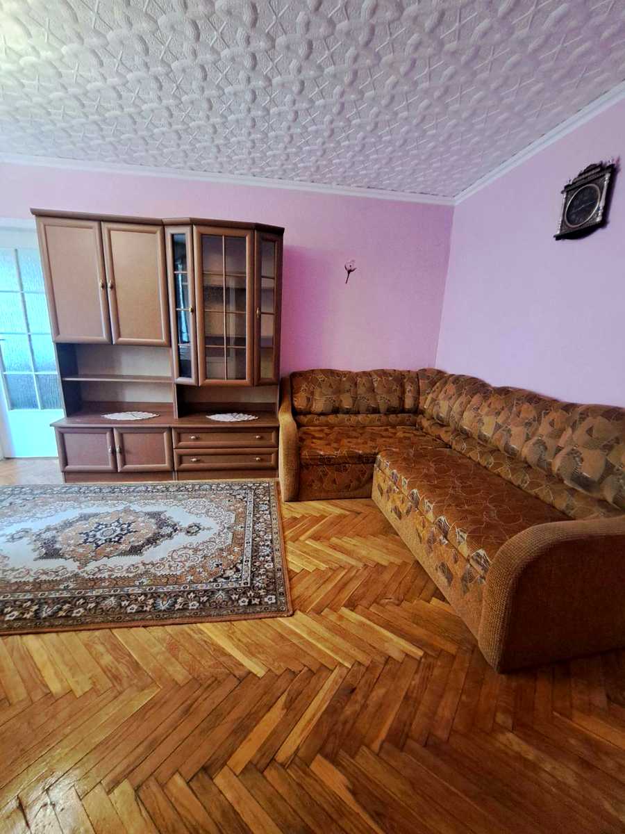 1829455752807409