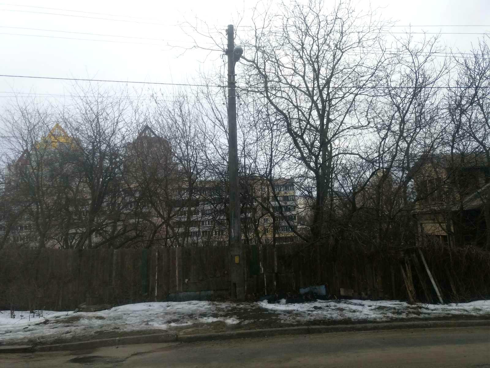 1811620111850957