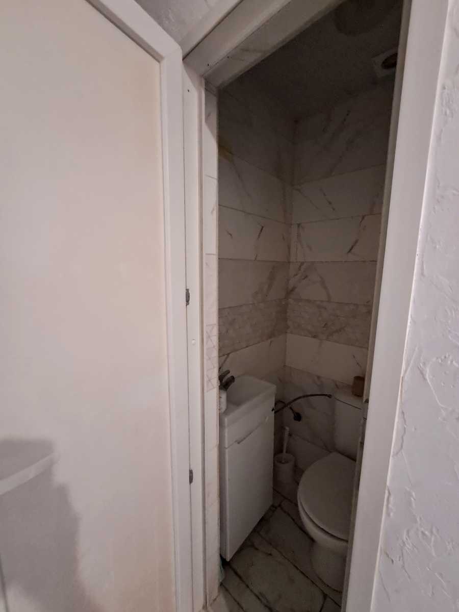 1832900762256128
