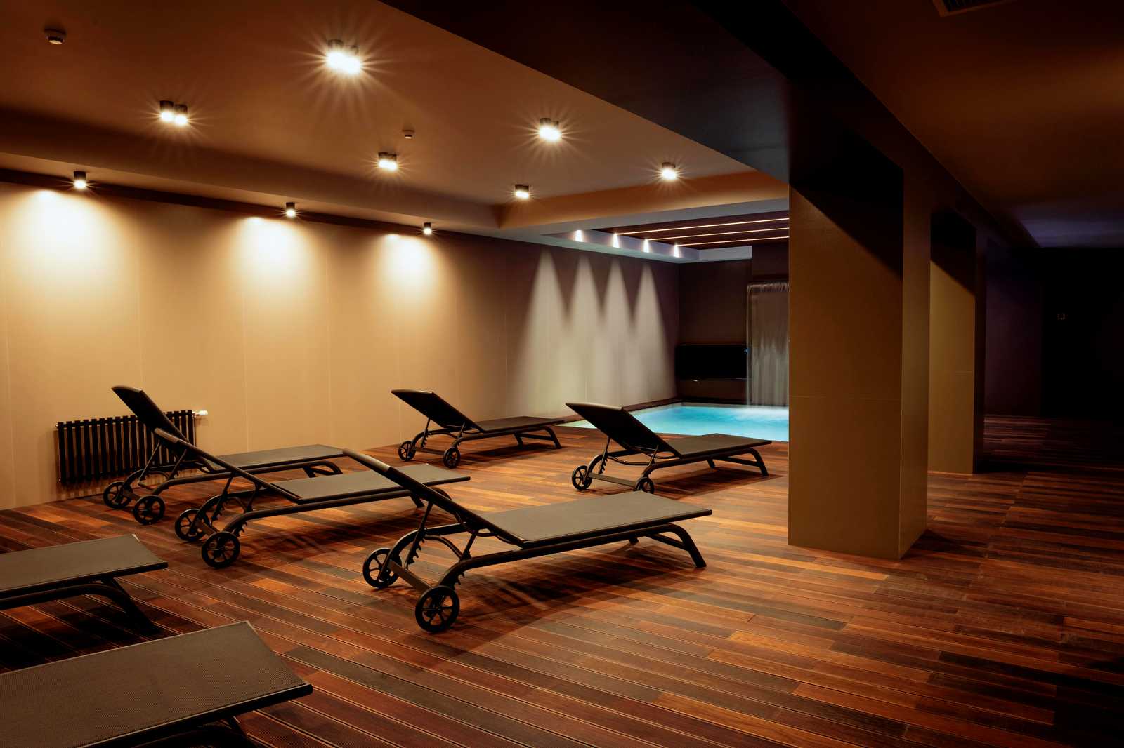 1836065043025651