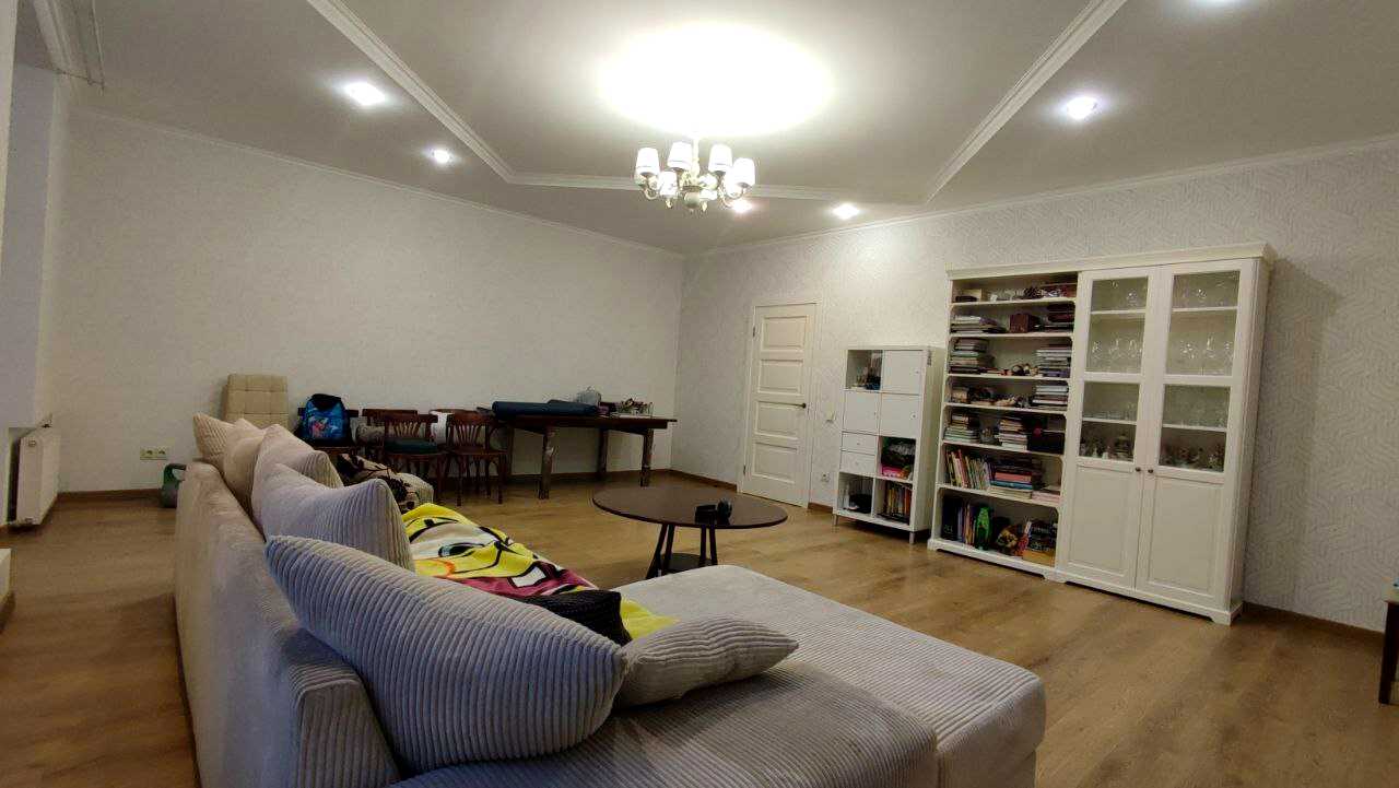 1789537585575935