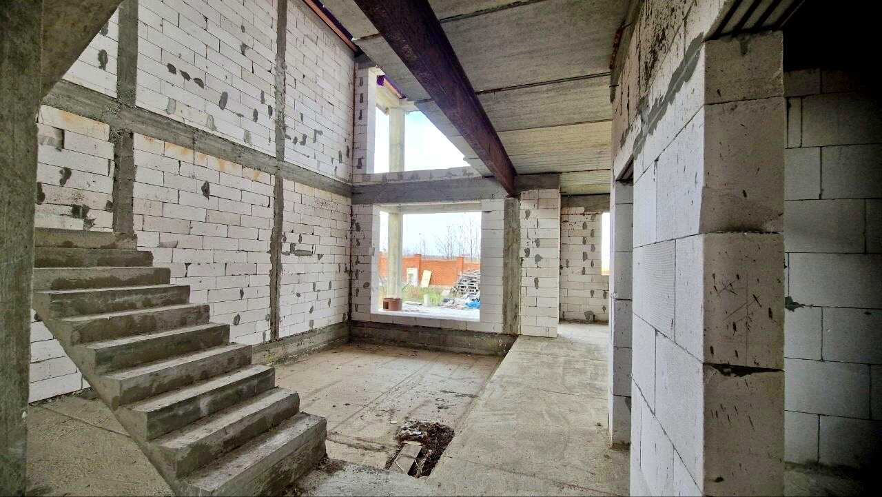 1818244467661310