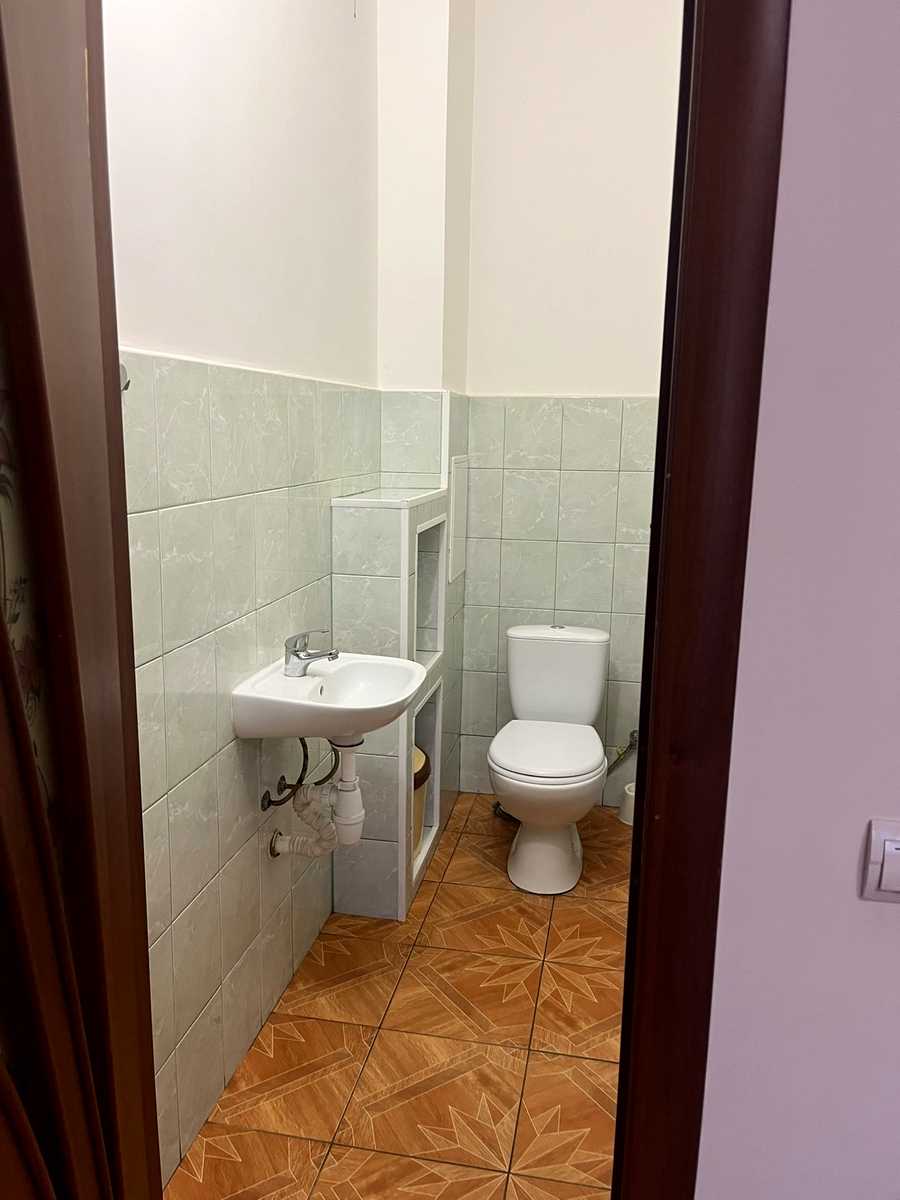 1847257631100562