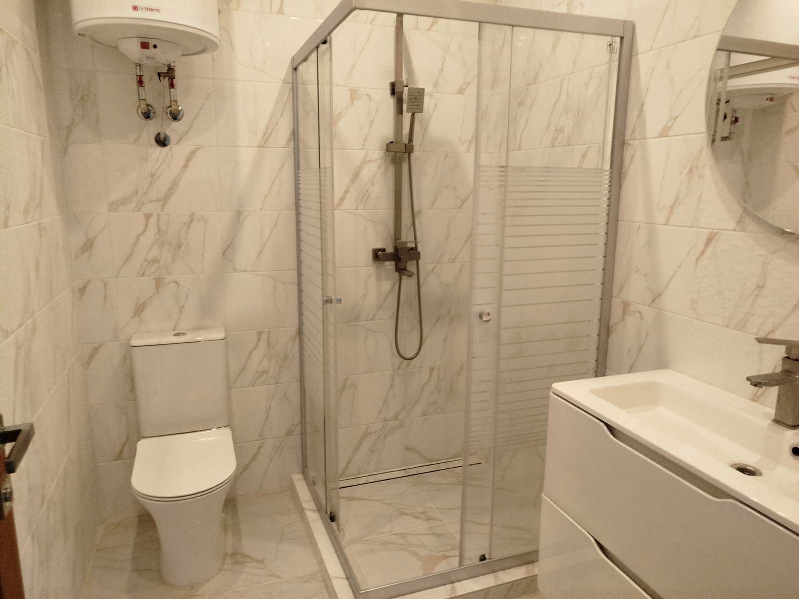 1826956158417437