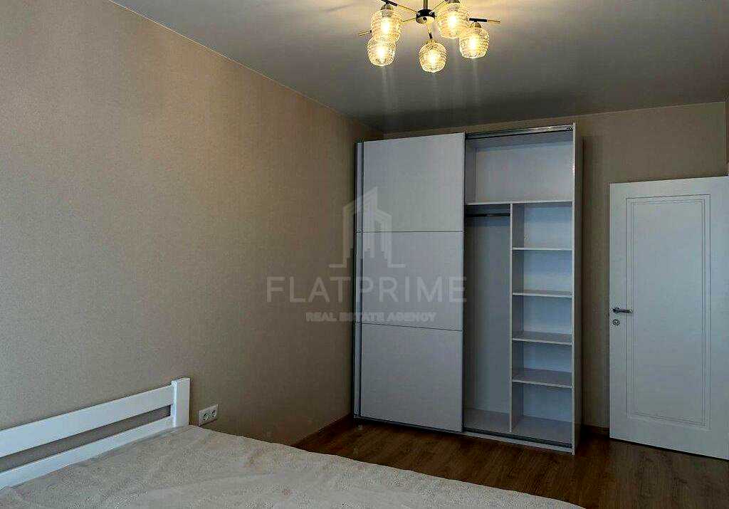 1827674179613444