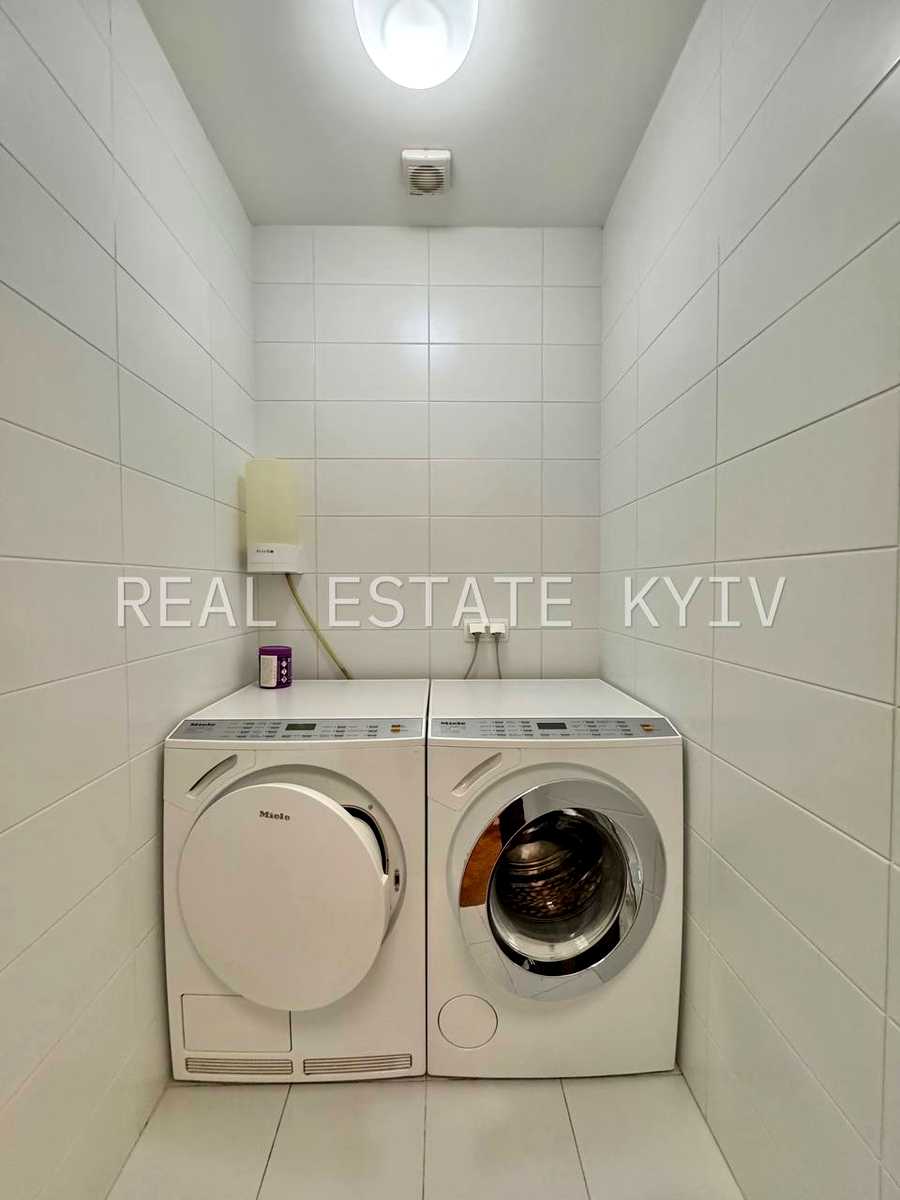 1819532952768158