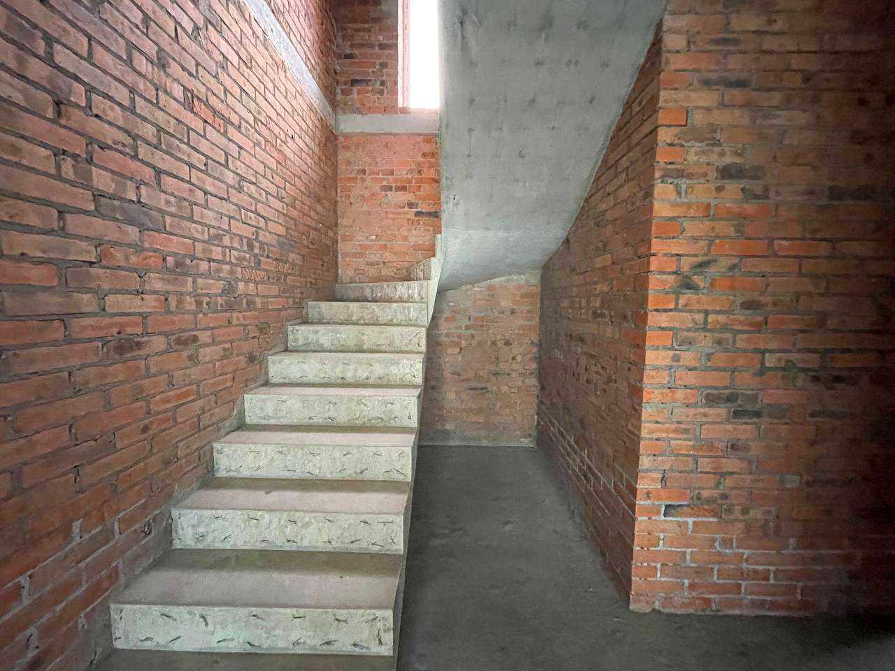 1839705651322395