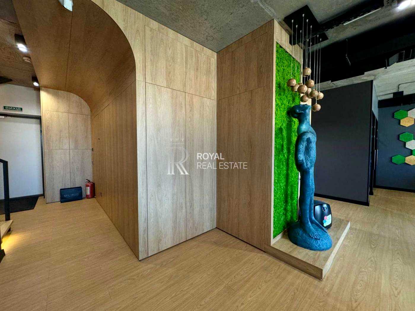 1835825252010821