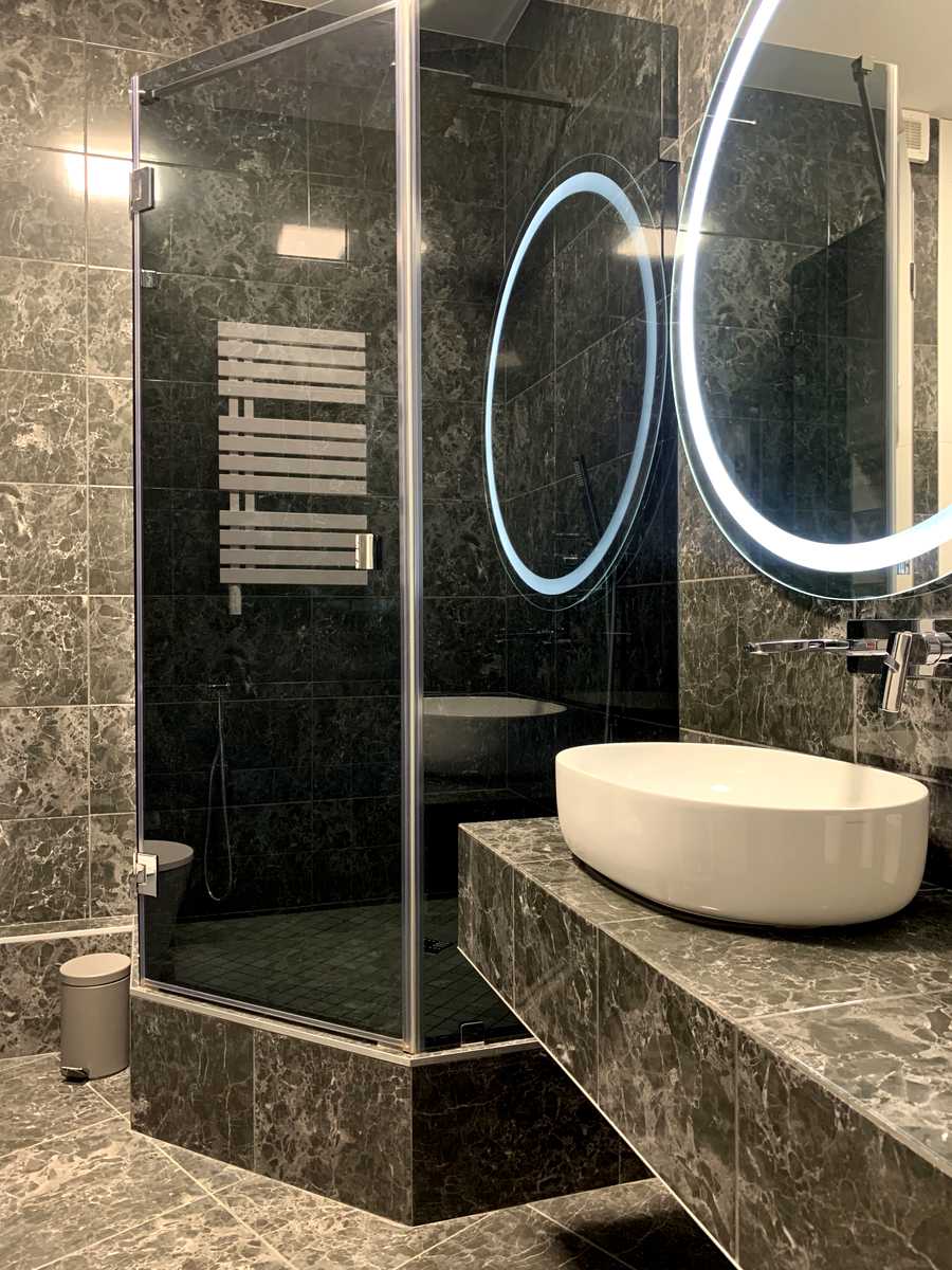 1816341037219809