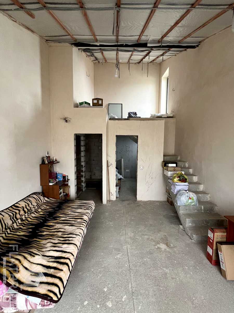 1835987617265728
