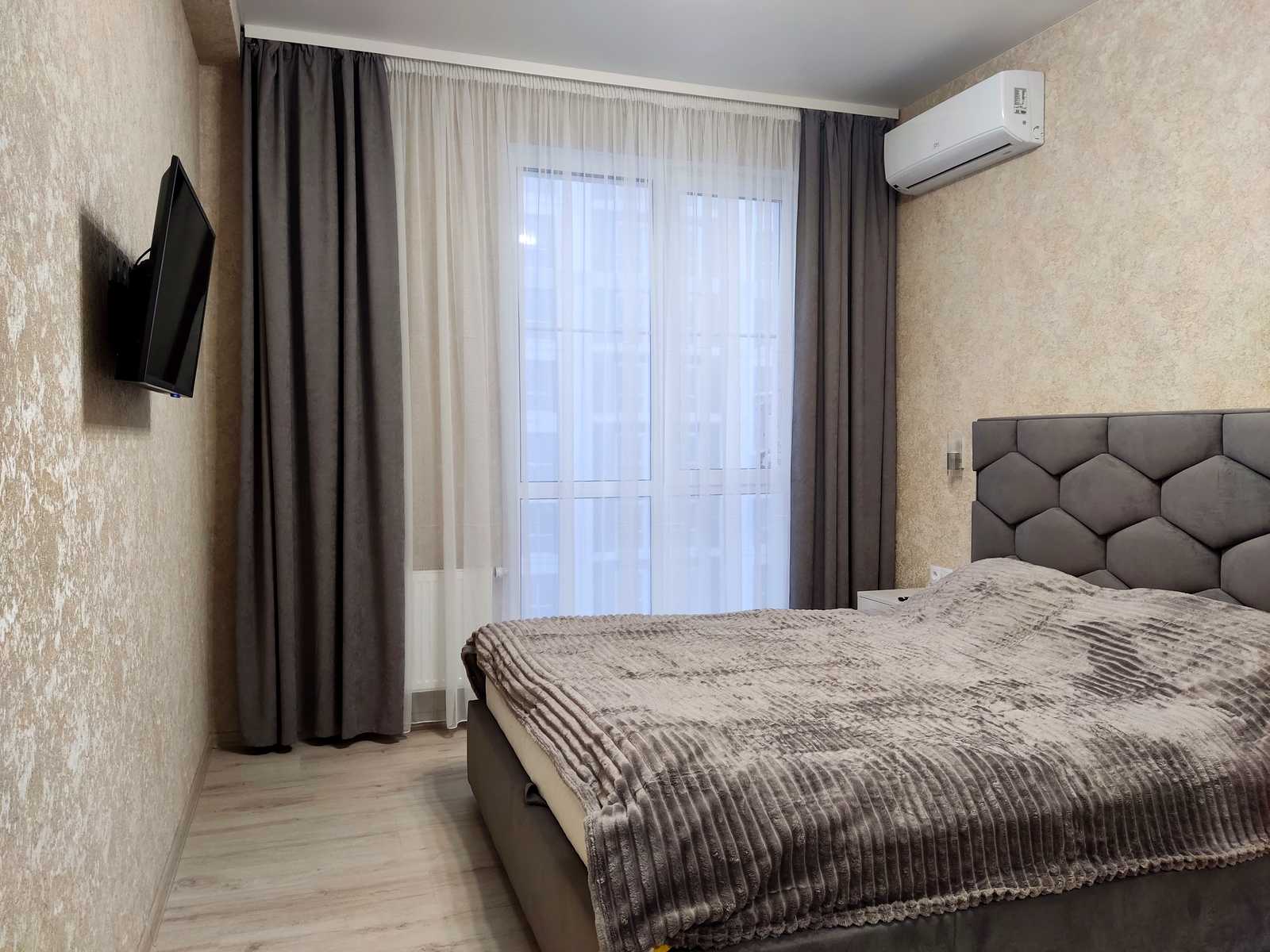 1718665175380861
