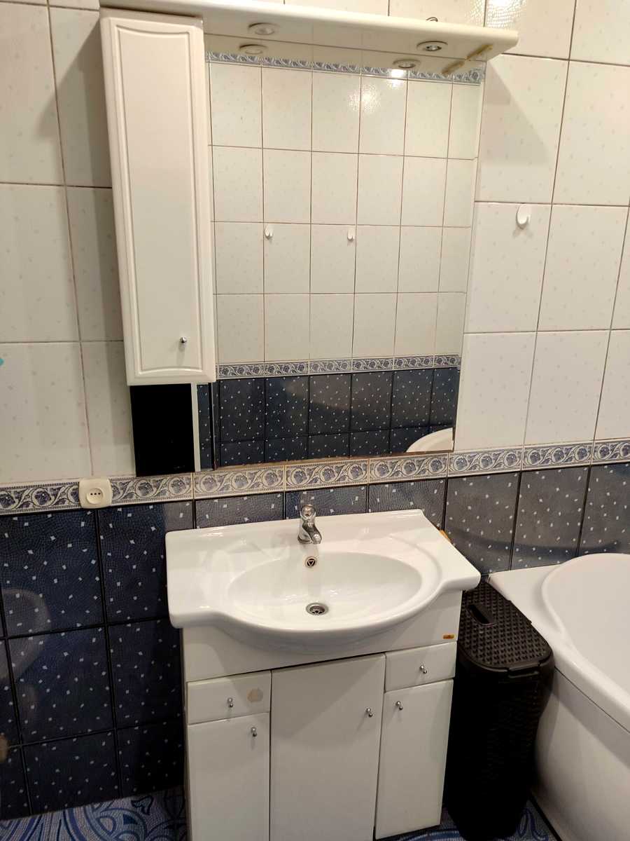 1827668587818151