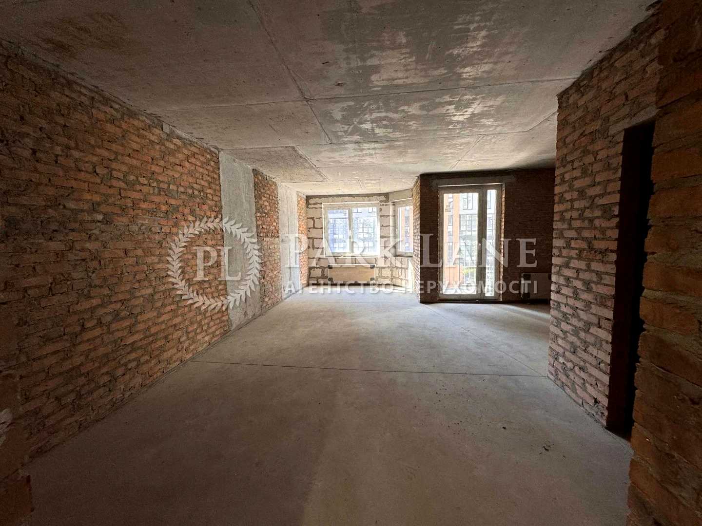 1843605174608360