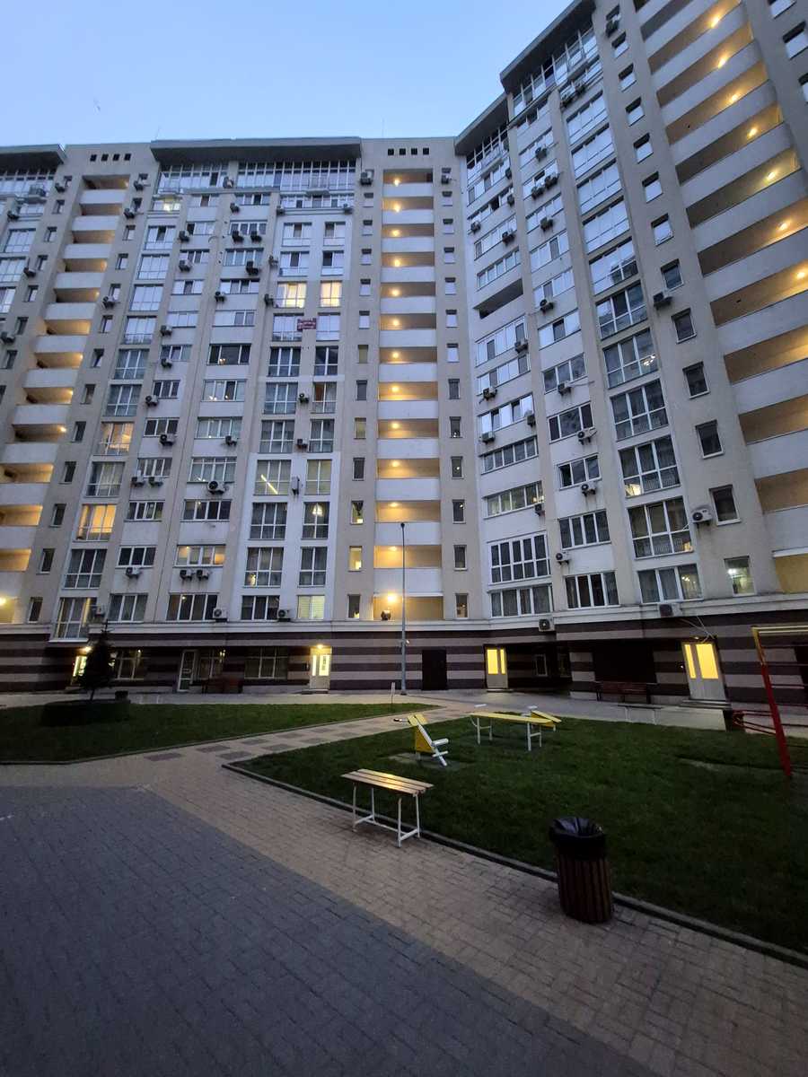 1835172509772230