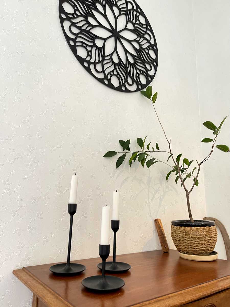 1767324138384301