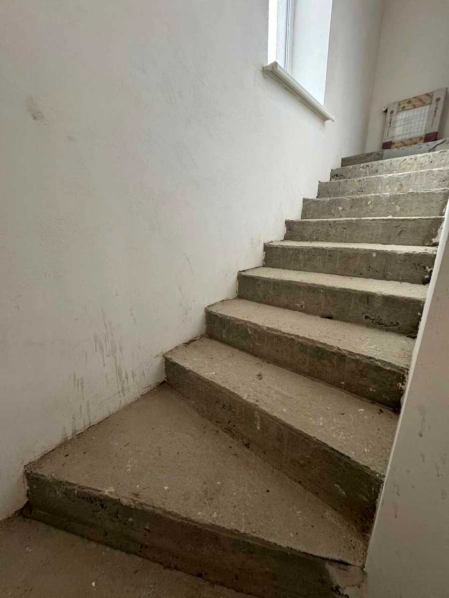 1832268630913483