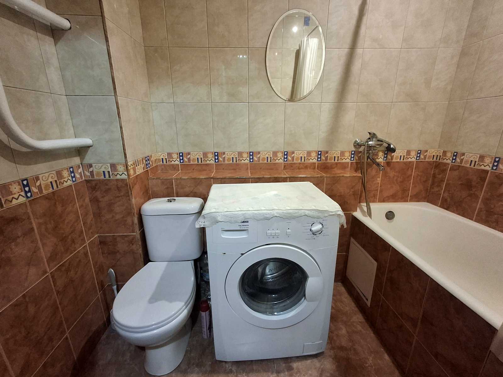 1851387625185909