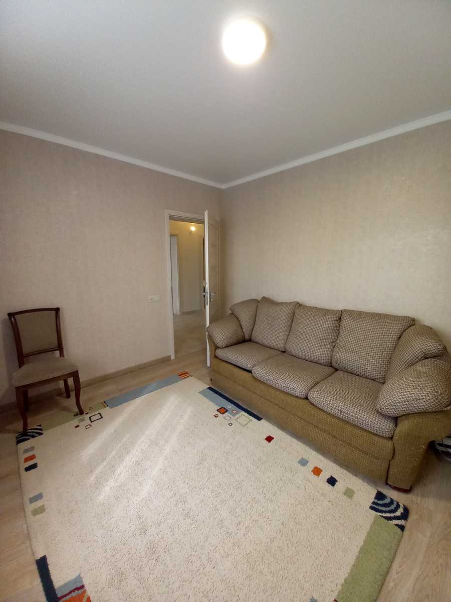1826937704657403