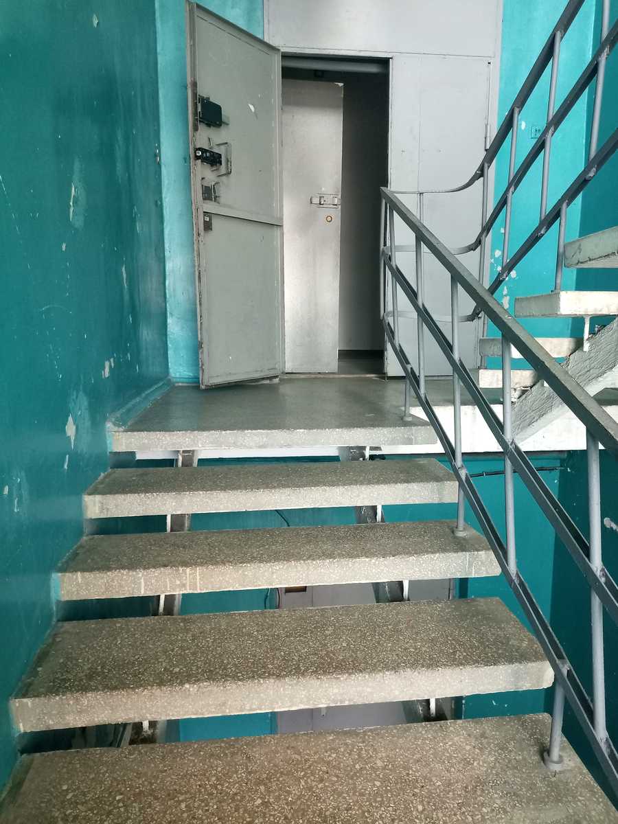 1829742343681536