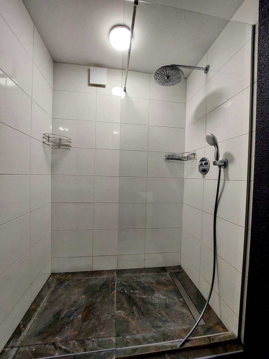 1828321101464378