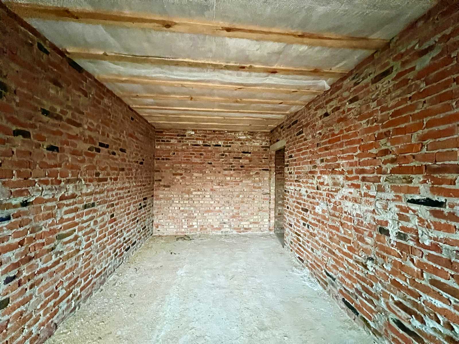 1829411897046561