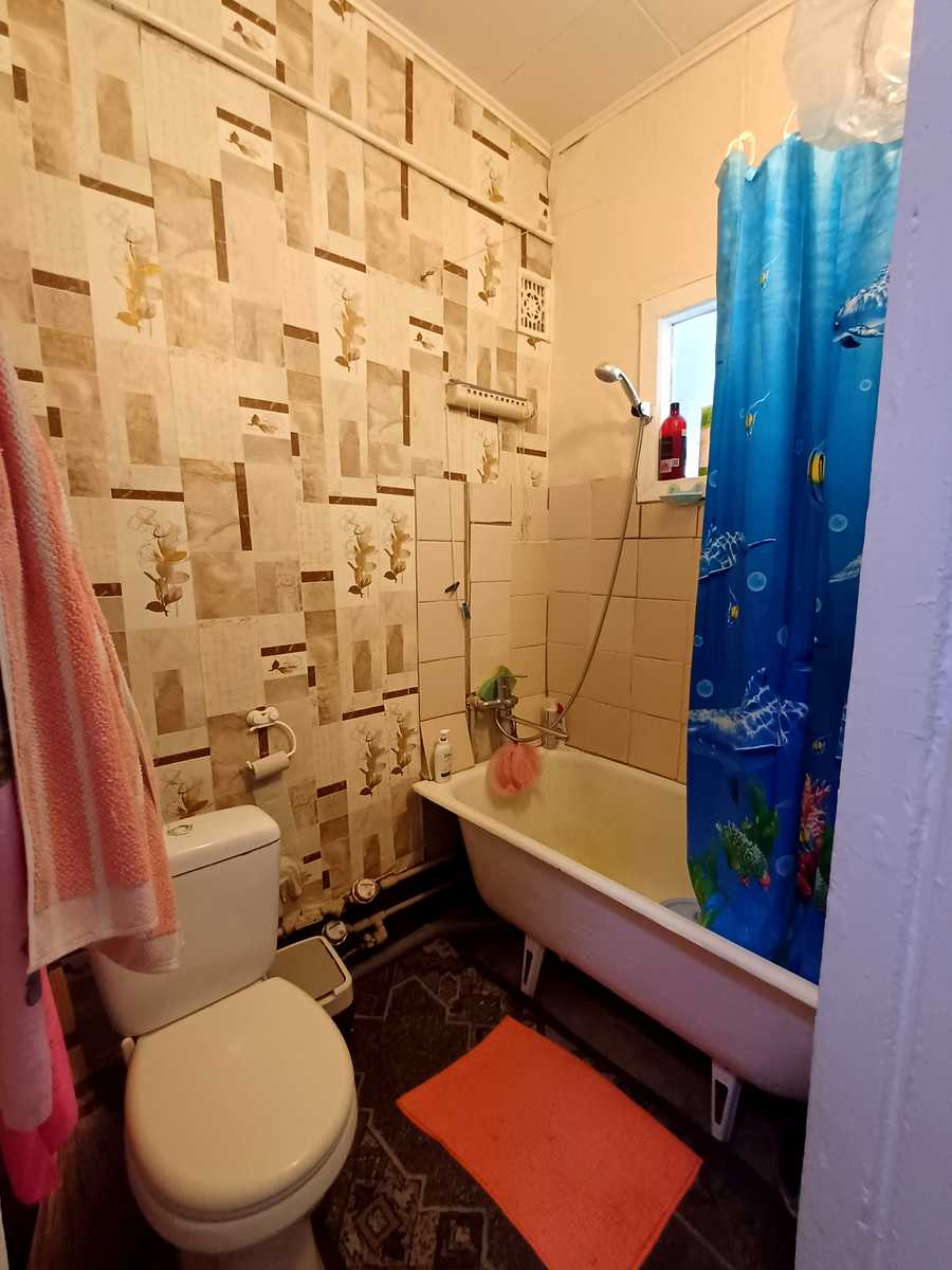 1835462076876582