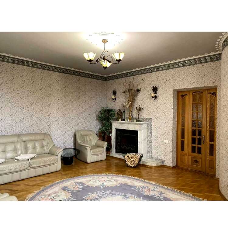 1725228083342307