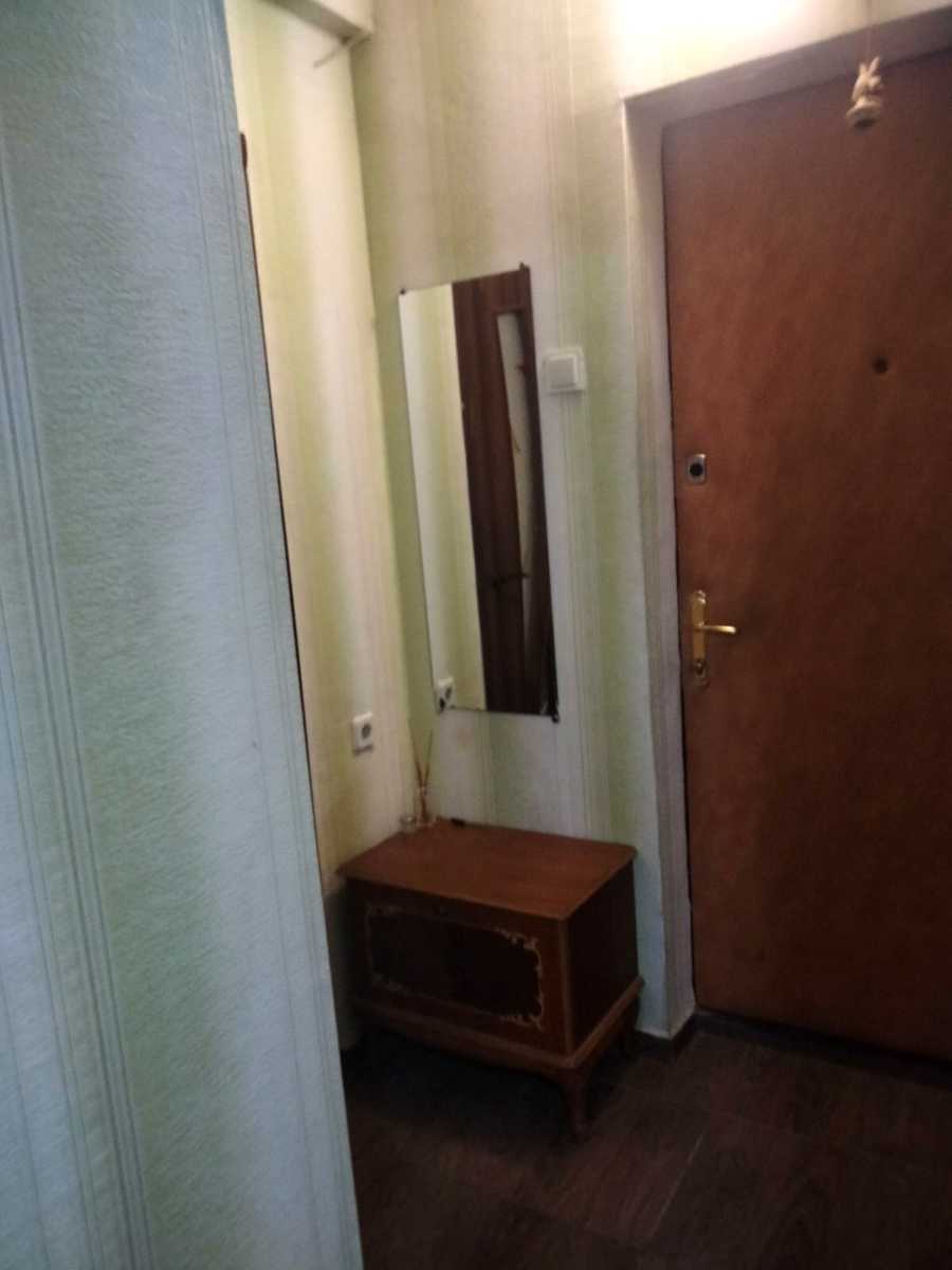 1749679121946658
