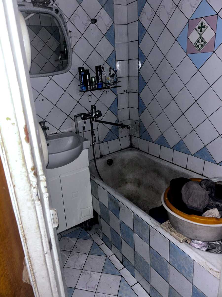 1850586965590350