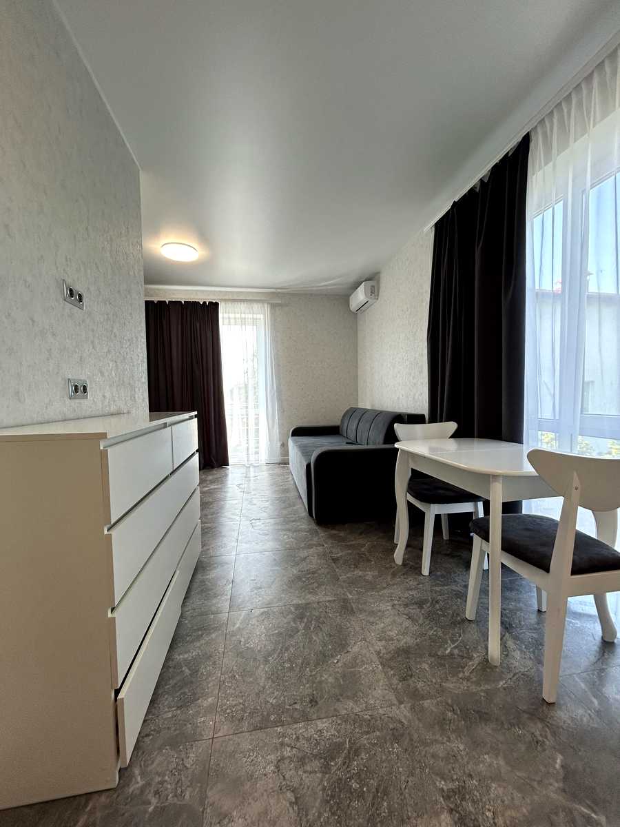 1808026603645245