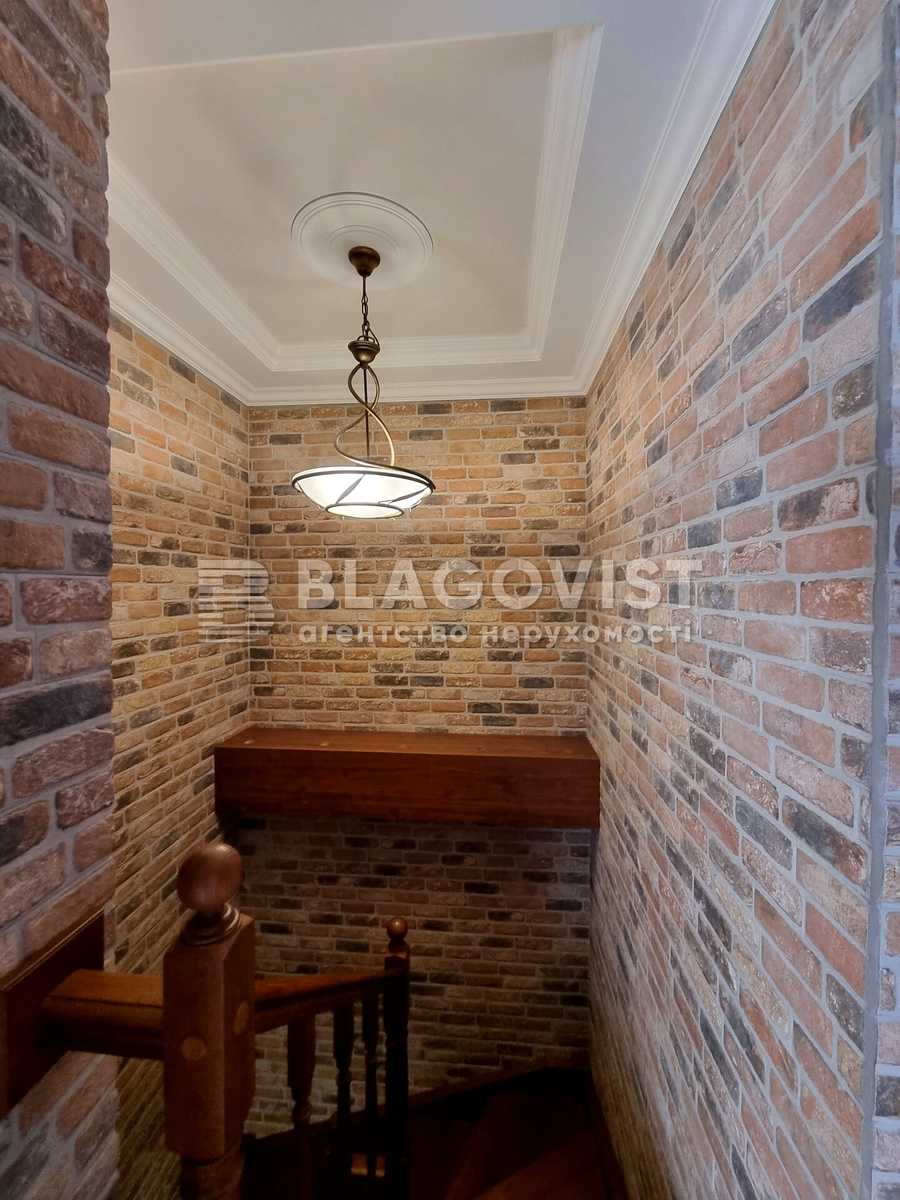 1800480277298403