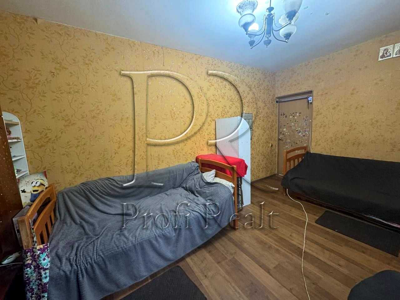 1837879793560122