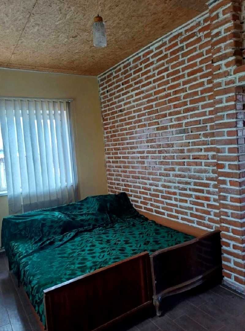 1840334670476184