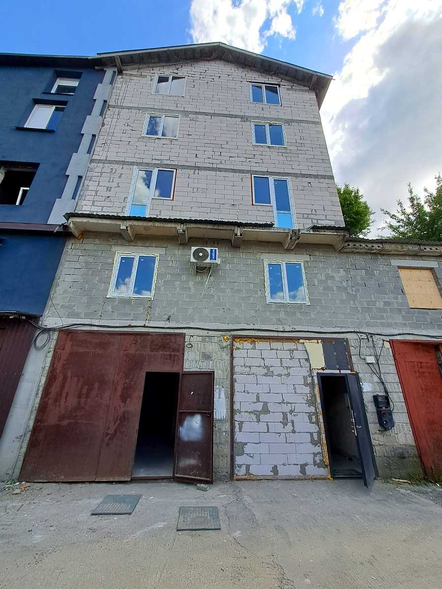 1832900762411352