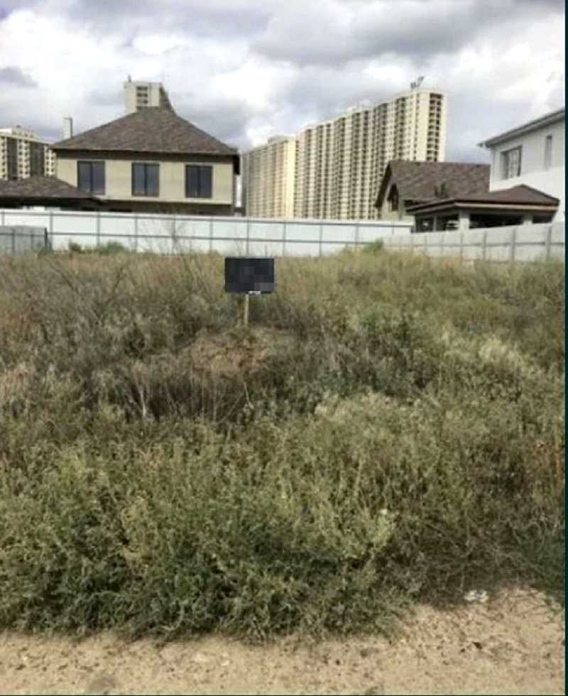 1825579204827665