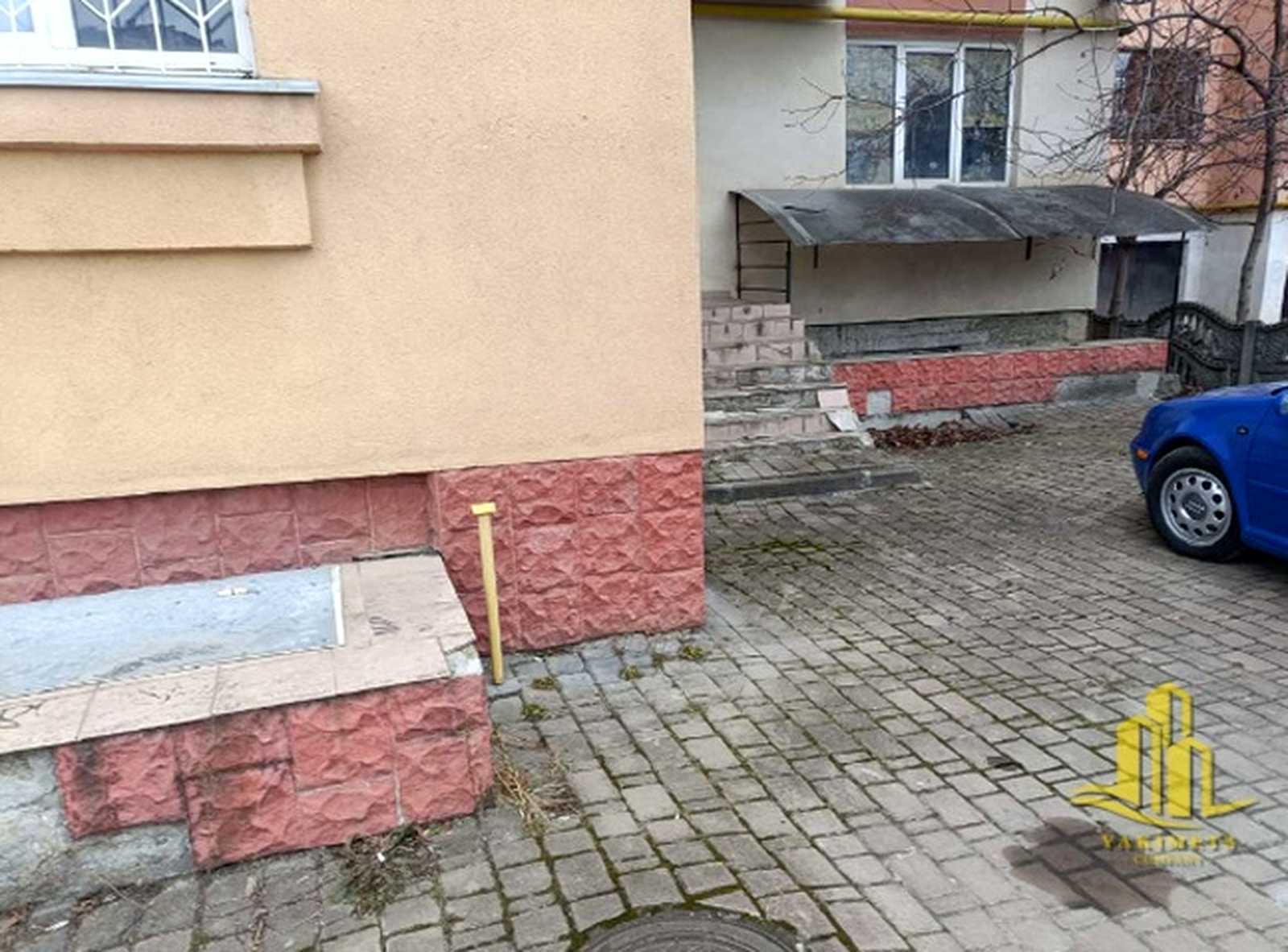 1832719922658570
