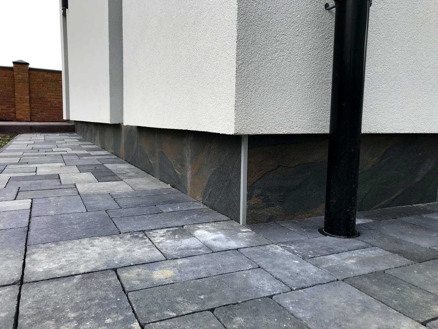 1738543411703291