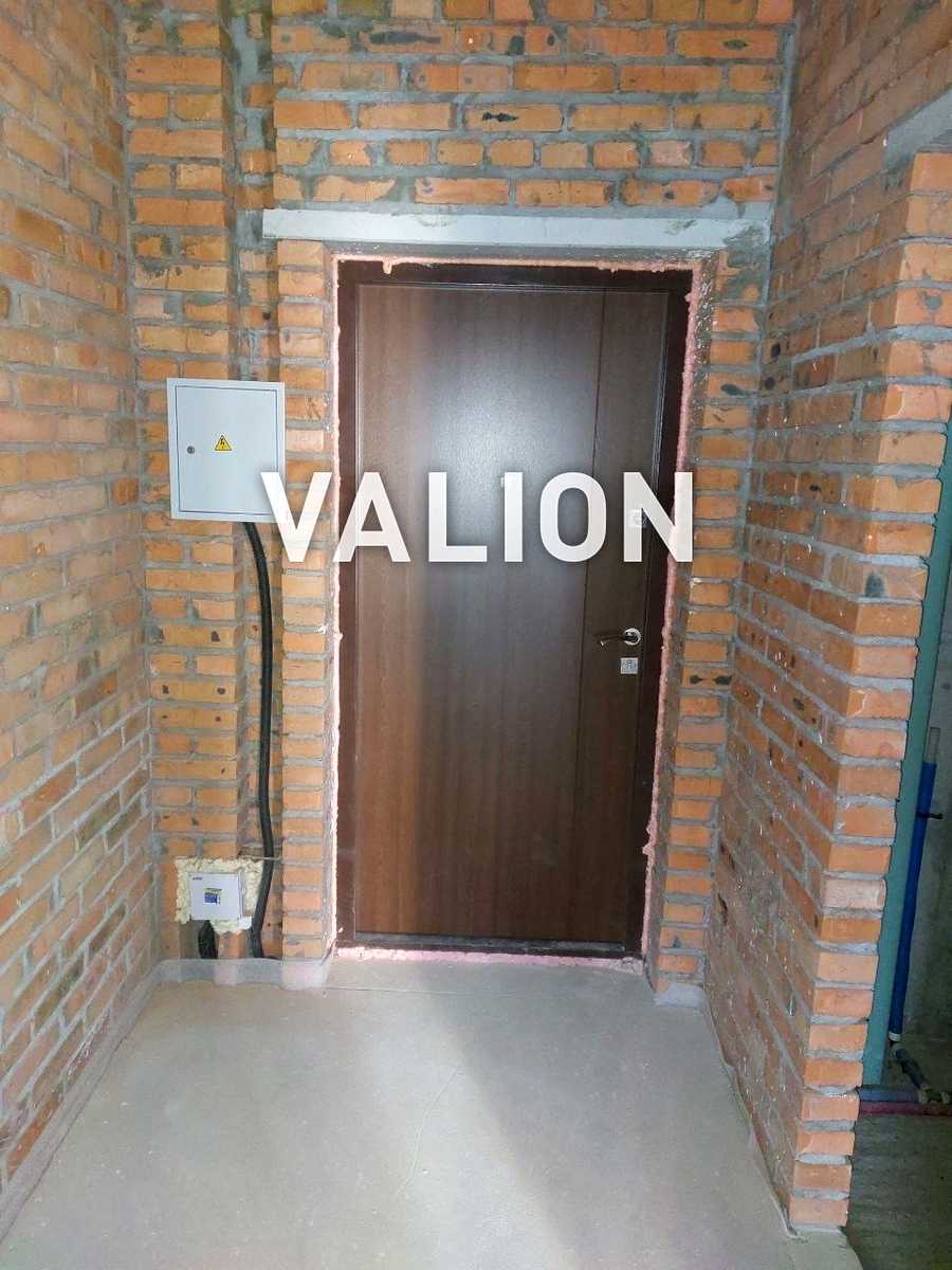 1833986201999569