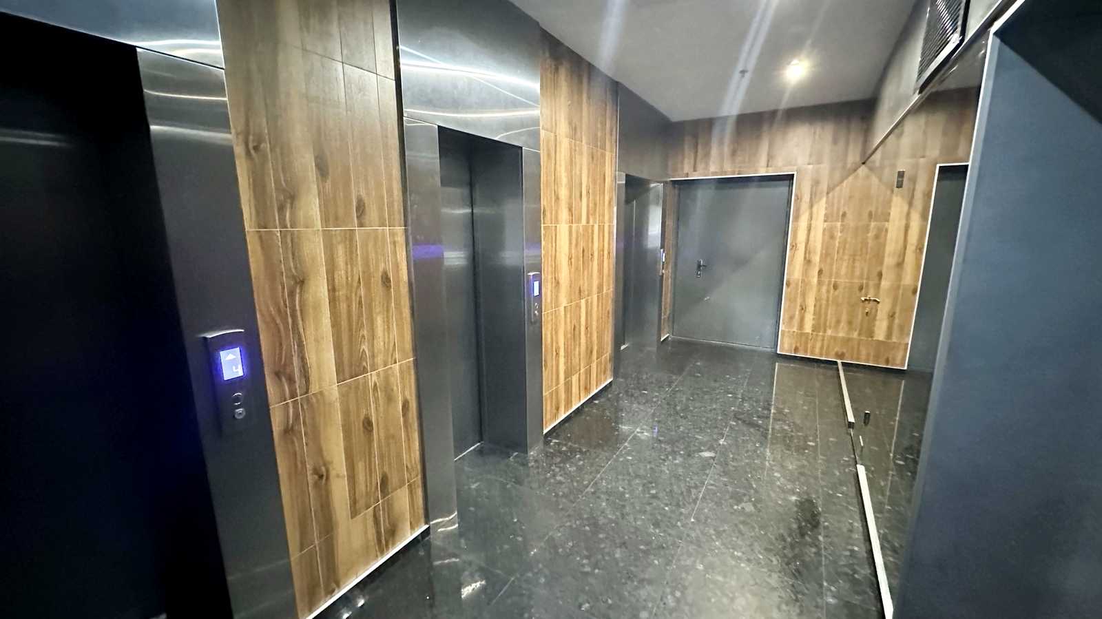 1838216039805872