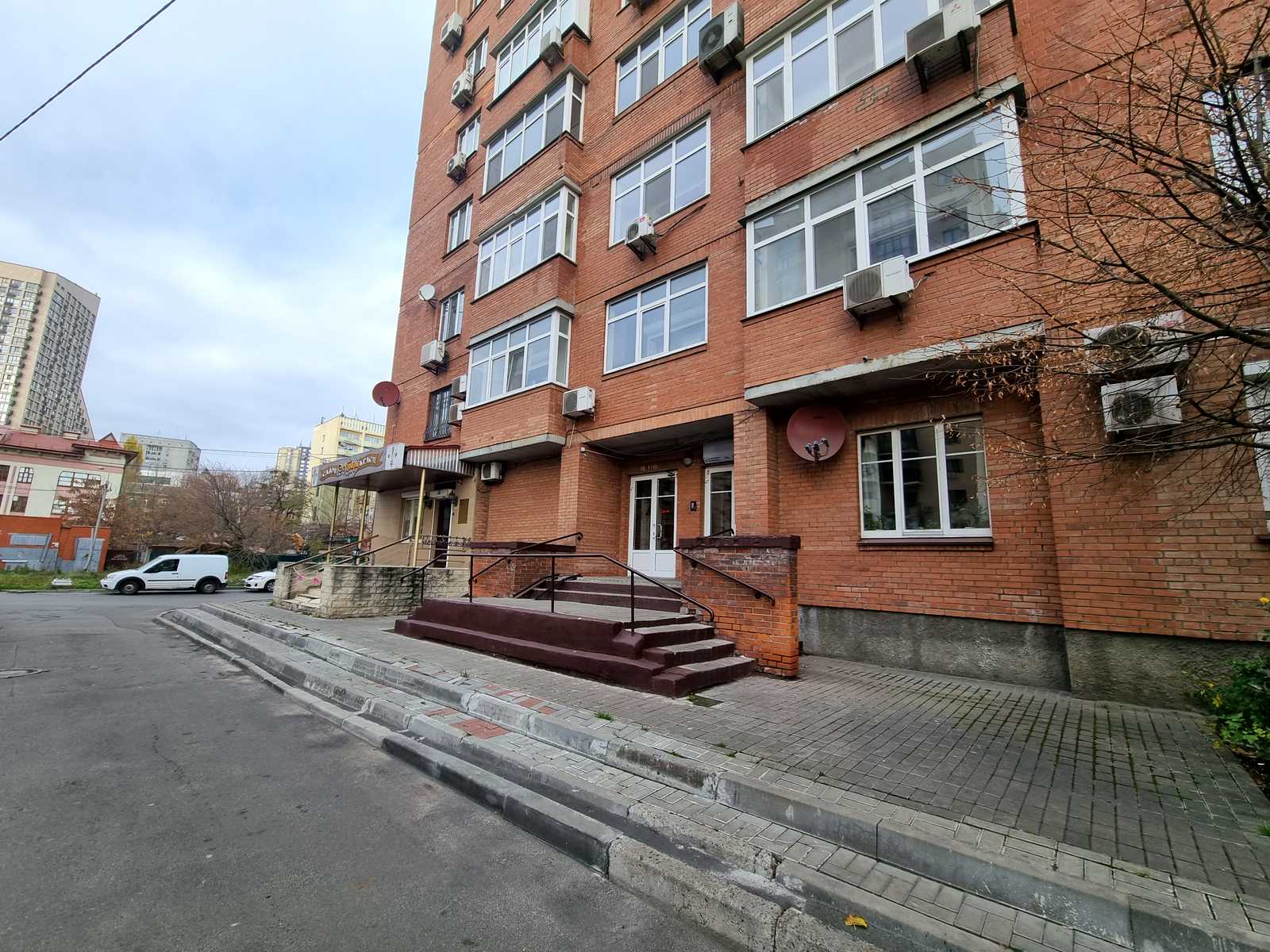 1749577112238169