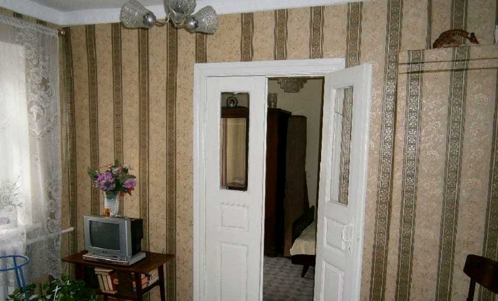 1827647246493309